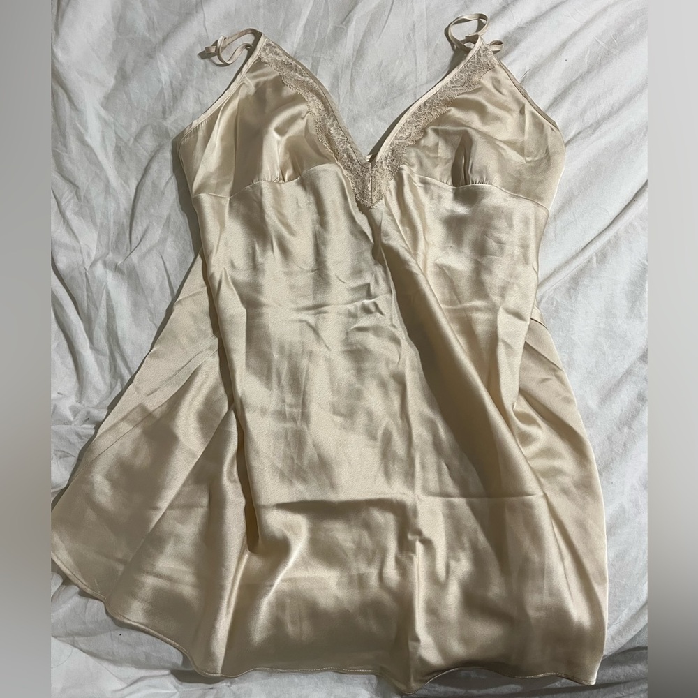 Abercrombie and Fitch sleepwear slip. Good color with tags on it!
